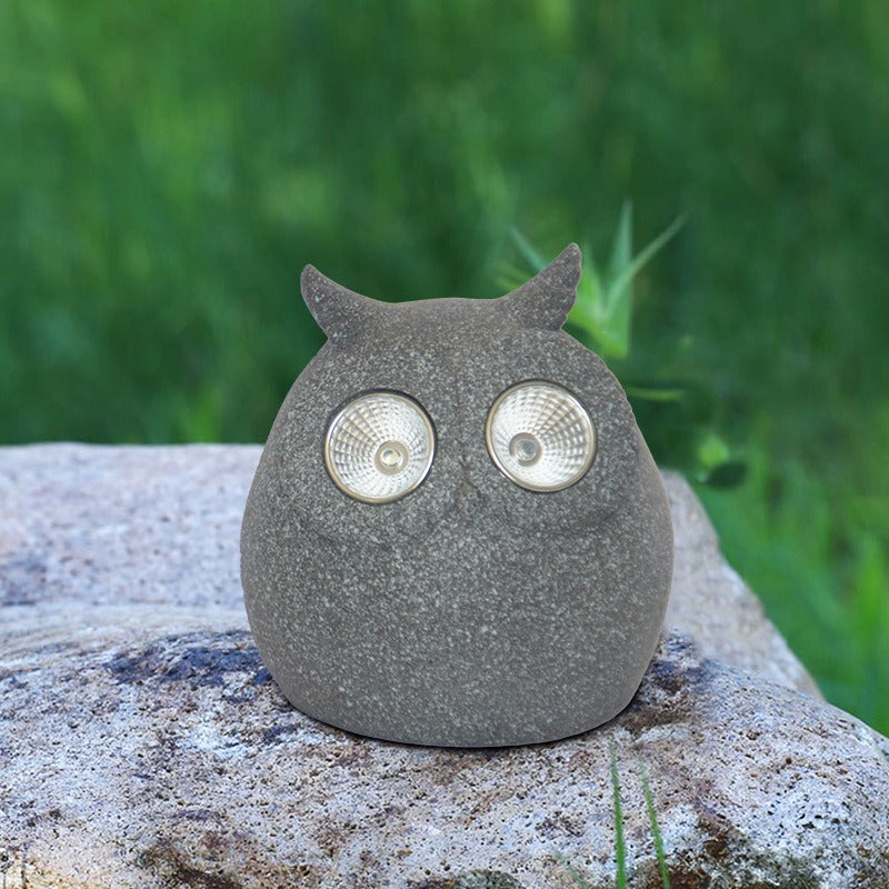 Solar powered lawn resin lamp, owl spotlight